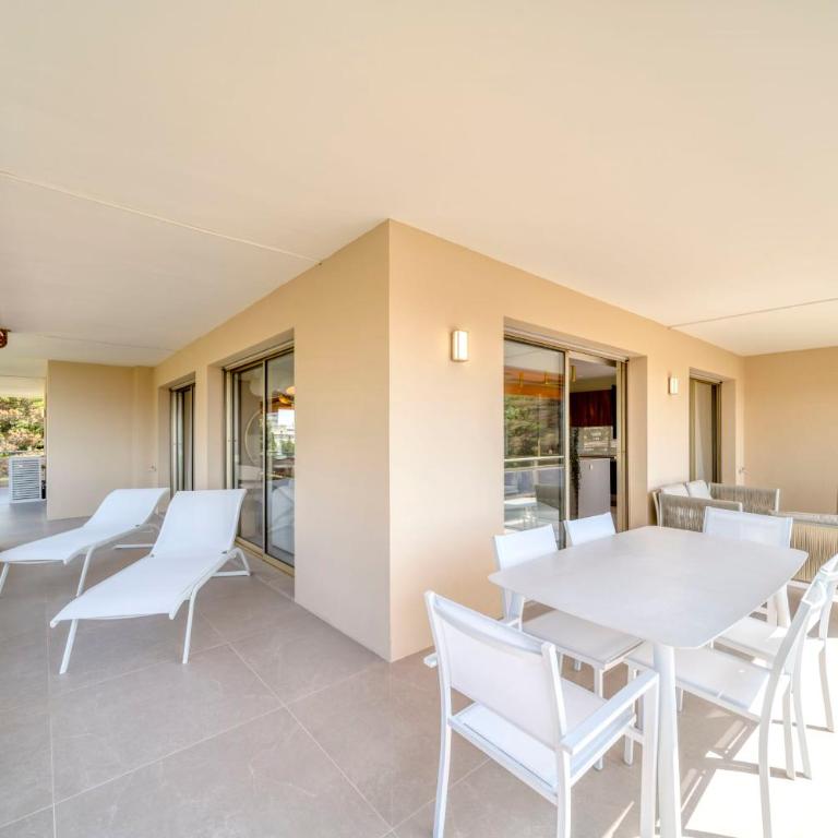REF 1965 - Le Cannet - Sea view apartment for rent - Appartement - 5