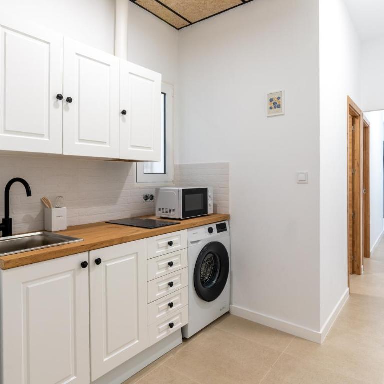 La Flor de Sevilla - Two-Bedroom Apartment - 4