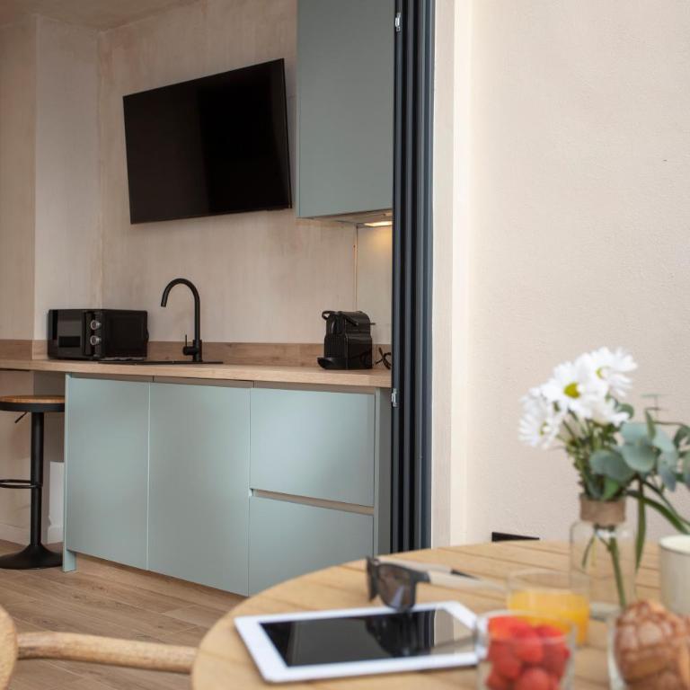 Nomad Haux Mestalla - Double Room with Terrace - 8
