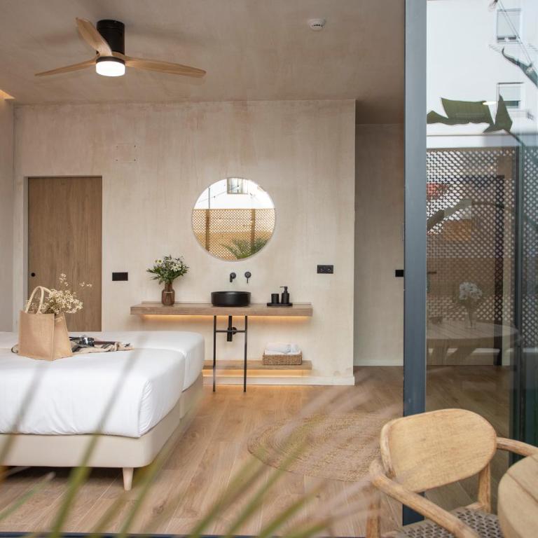 Nomad Haux Mestalla - Double Room with Terrace - 3