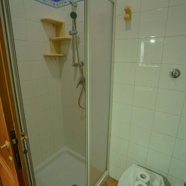 Tranquil Suite Near Museums and Train Station - Apartment - 28