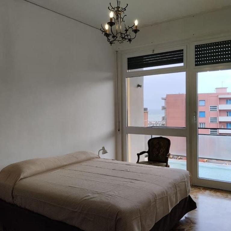 Alloggio centrale comodo al mare e alla stazione - Appartamento con 2 Camere da Letto - 13