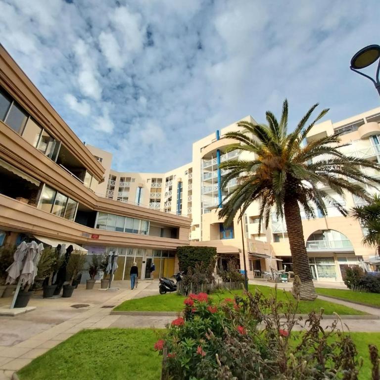 quartier port de peche et plaisance residence avec piscine - Appartement - 11