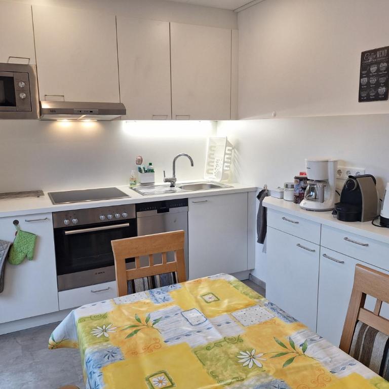Alpenblick FeWo Hauser - Apartment mit Balkon - 14