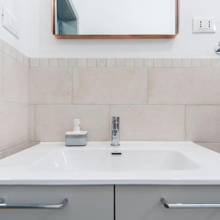 Intimo e piacevole loft nel cuore pulsante del centro storico - One-Bedroom Apartment - 13