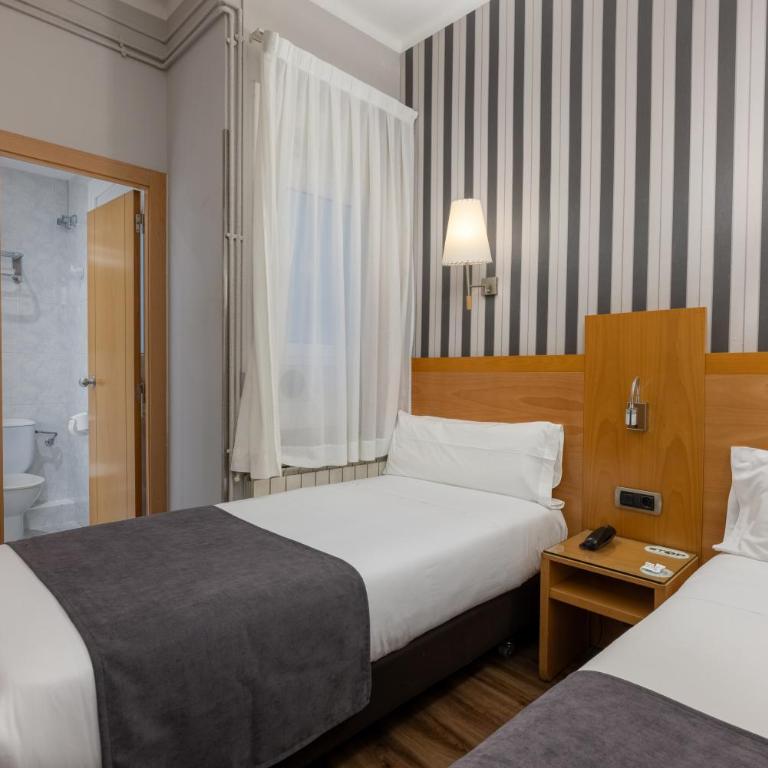 Hotel Lyon - Double or Twin Room - 10