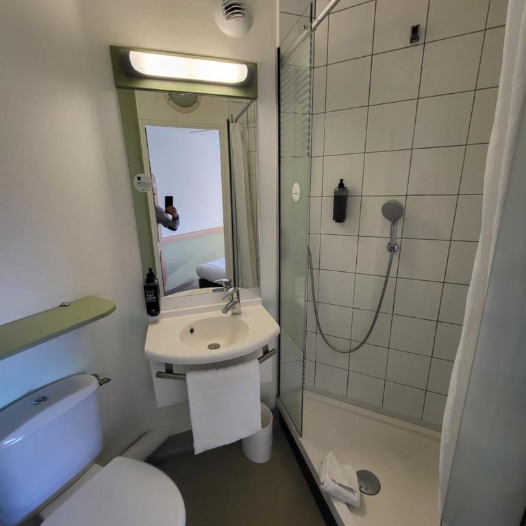 Ibis Budget Marseille Valentine - Chambre Familiale - 5