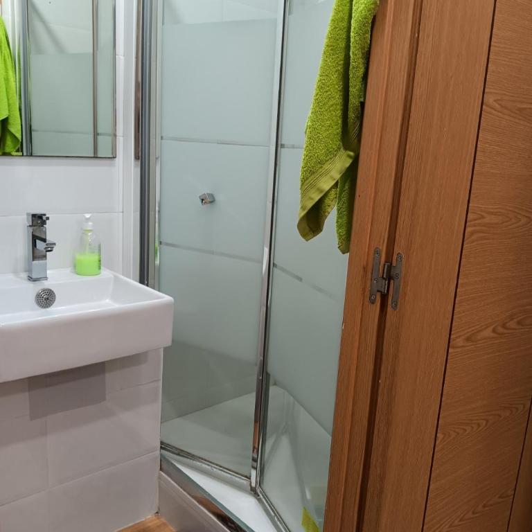 Alojamiento Temporal para Familias, Turismo, Estudiantes y Trabajo "CIUTAT VELLA" - Two-Bedroom Apartment - 30