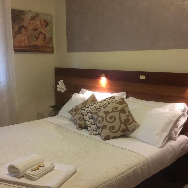Albergo Trattoria Fioravante - Camera Matrimoniale con Vista Lago - 4
