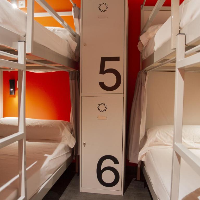 Room Valencia - Bed in 11-Bed Mixed Dormitory Room - 3