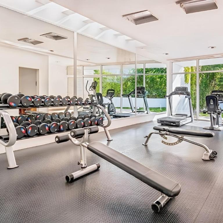 Luxury Duplex 2BR Pool & Garden View Quiet 30m from 5th Ave with Gym & Parking - Apartamento - 2 niveles - 56