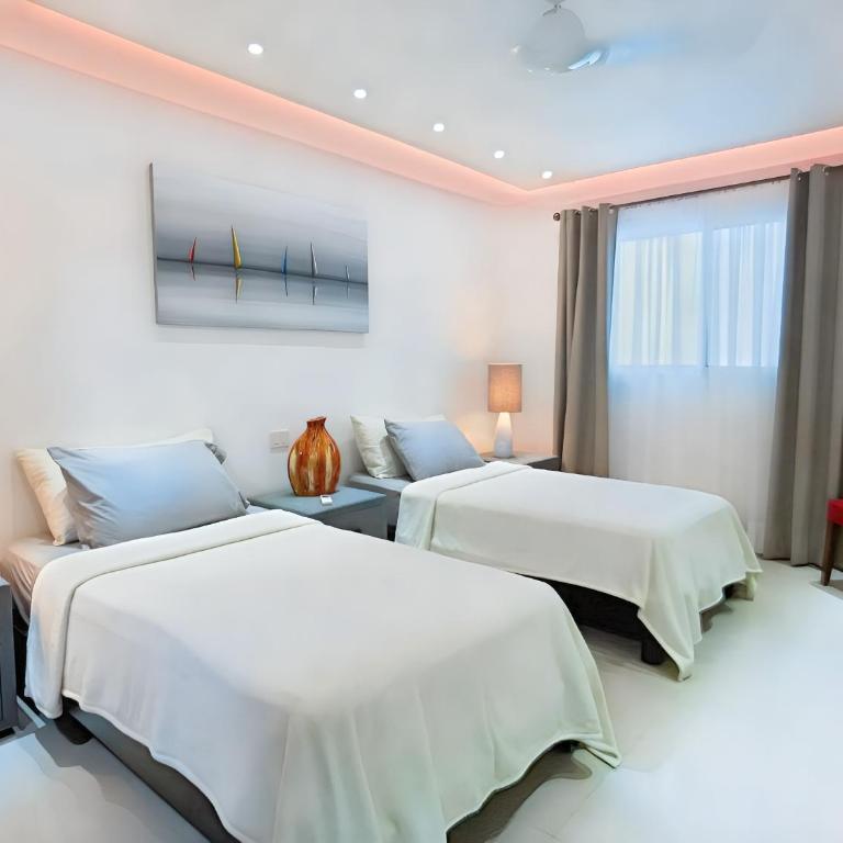 Luxury Duplex 2BR Pool & Garden View Quiet 30m from 5th Ave with Gym & Parking - Apartamento - 2 niveles - 22