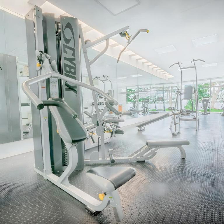 Luxury Duplex 2BR Pool & Garden View Quiet 30m from 5th Ave with Gym & Parking - Apartamento - 2 niveles - 55