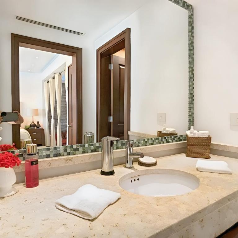 Luxury Duplex 2BR Pool & Garden View Quiet 30m from 5th Ave with Gym & Parking - Apartamento - 2 niveles - 19