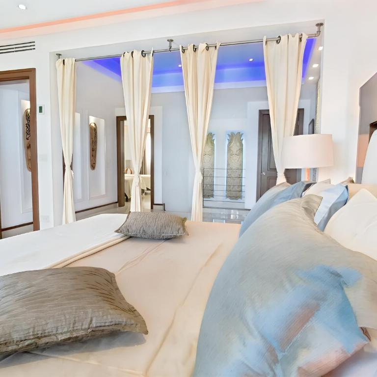 Luxury Duplex 2BR Pool & Garden View Quiet 30m from 5th Ave with Gym & Parking - Apartamento - 2 niveles - 18
