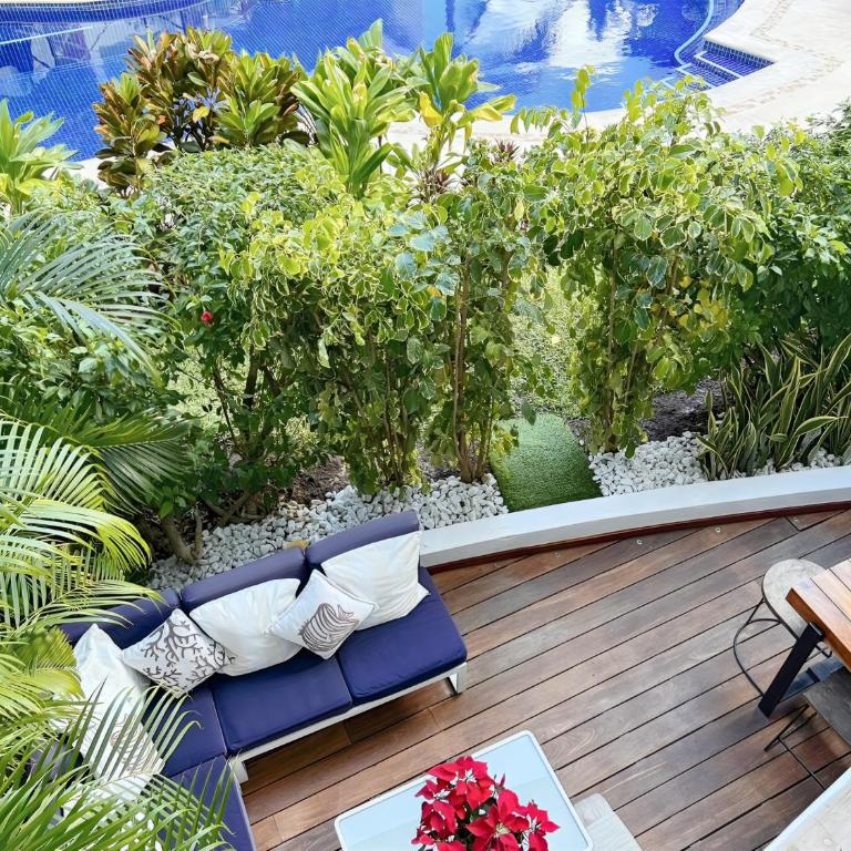 Luxury Duplex 2BR Pool & Garden View Quiet 30m from 5th Ave with Gym & Parking - Apartamento - 2 niveles - 47