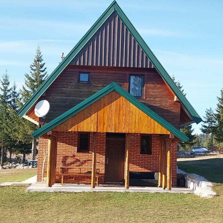 House in forest - Three-Bedroom House - 10