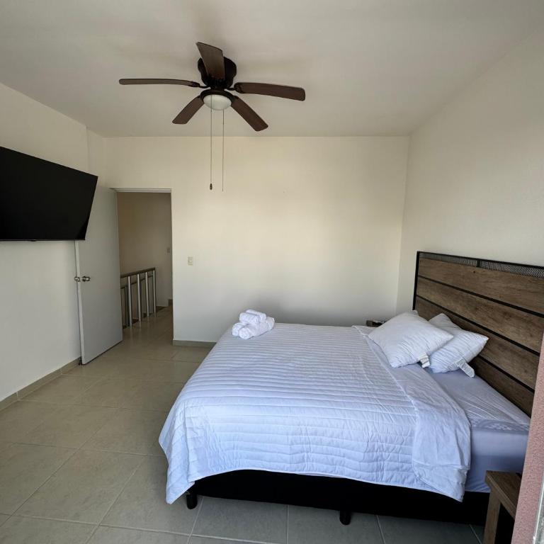 Hermosa y cómoda casa con alberca compartida en Puerto Morelos - Double Room with Private Bathroom - 8
