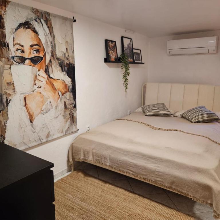 Spanish Villa with private pool - Three-Bedroom Villa - 21