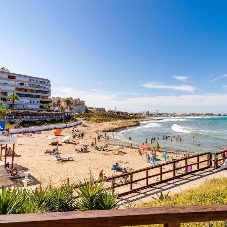 Sunny ground floor apartment with a large terrace and direct access to the pool - Apartamento de 2 dormitorios - 41