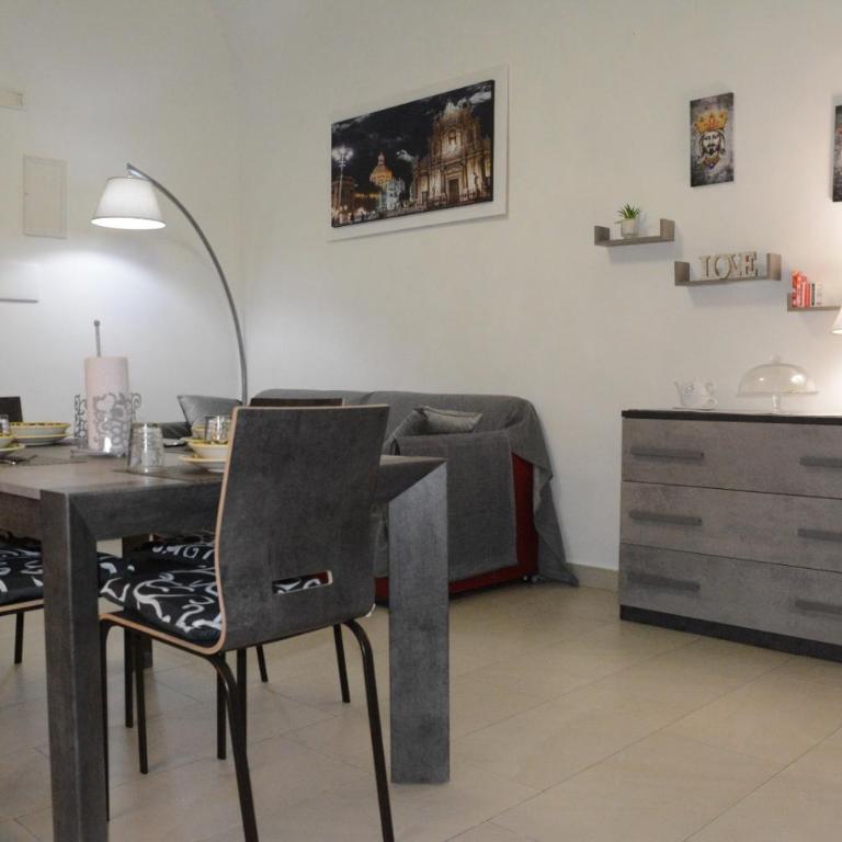 Verdi apartment - Historic Centre Catania - Two-Bedroom Apartment - 2