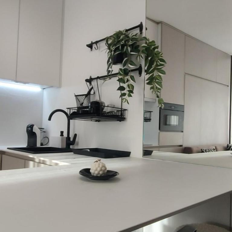 Lola apartman Residence Hill - Deluxe King Studio - 1