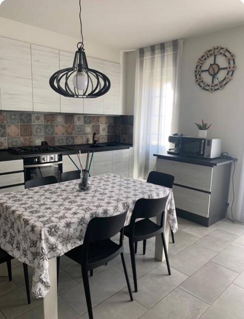 La casa di Ely - Appartamento con 2 Camere da Letto - 13