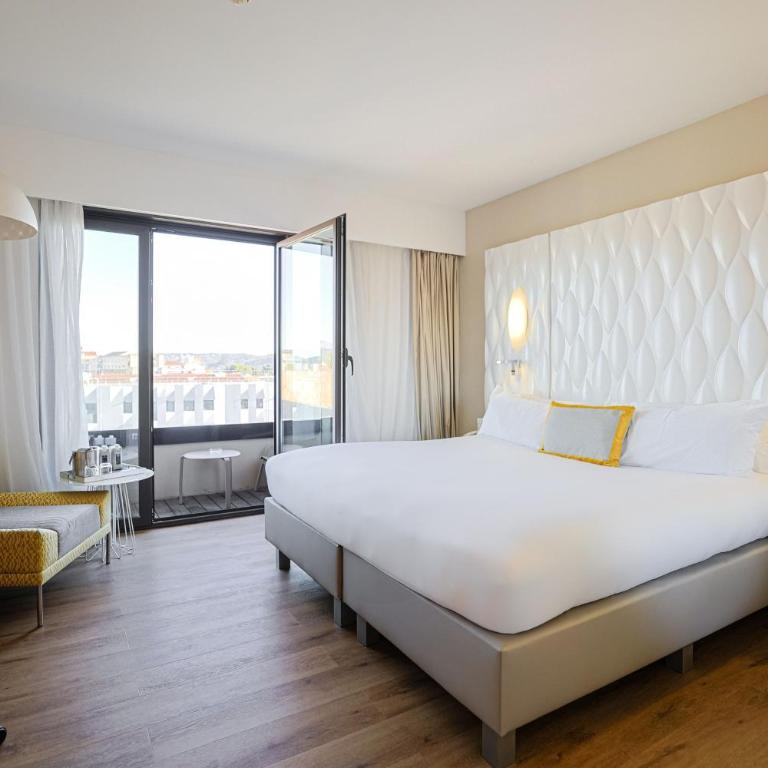 Renaissance Aix-en-Provence Hotel - Chambre Lit King-Size - Vue Panoramique sur Ville - 4
