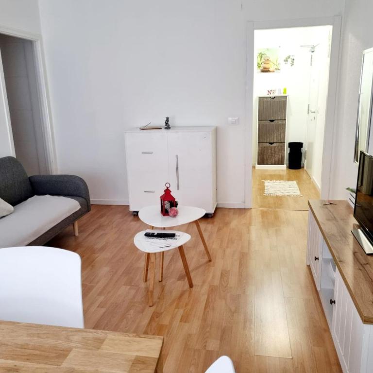 acogedor, con garaje, céntrico. - Apartamento de 2 dormitorios - 5