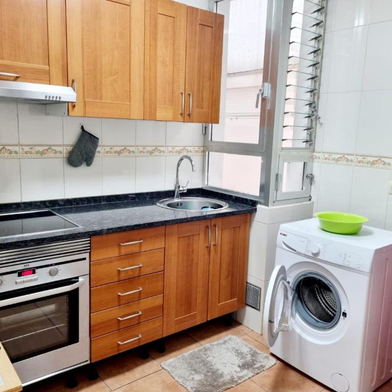 acogedor, con garaje, céntrico. - Apartamento de 2 dormitorios - 20