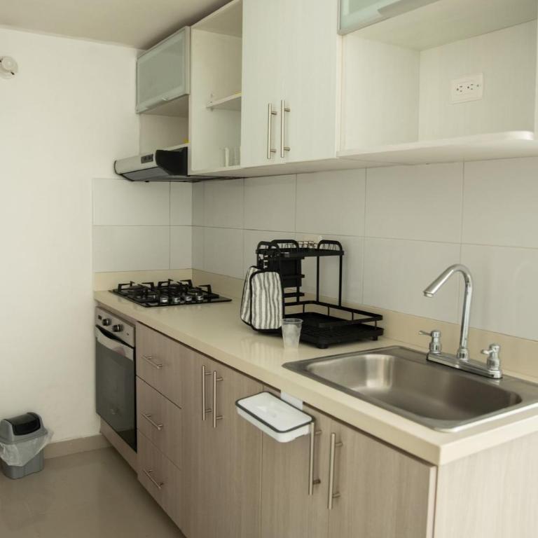 Elegante Apartamento en Rodadero Sur - Apartamento de 2 dormitorios con piscina privada - 8