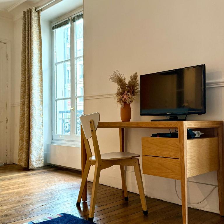 Center of PARIS - Gare Est / Nord - Appartement 1 Chambre - 6