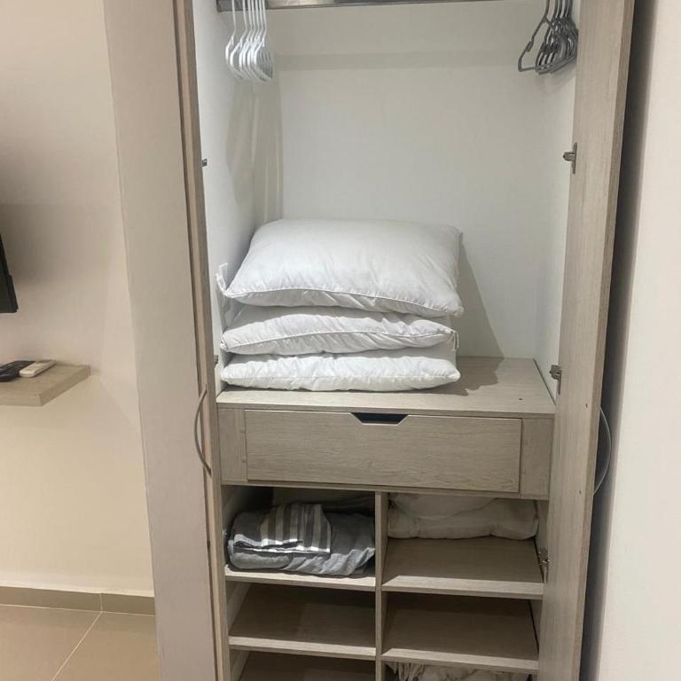 APARTAESTUDIO BARRIO EL INGENIO CALI - Apartamento de 1 dormitorio - 3