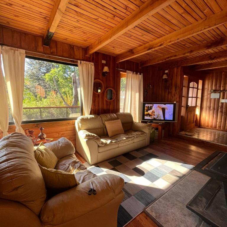 Escape to Our Cosy Wooden Cabin on Lake Calafquén - Casa de 4 dormitorios - 2