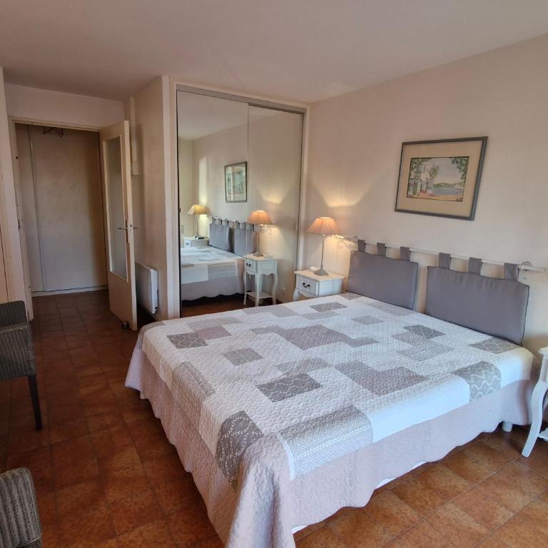 Appartement 3 pièces avec piscine et parking à Sainte-Maxime - FR-1-780-56 - Apartamento - 3