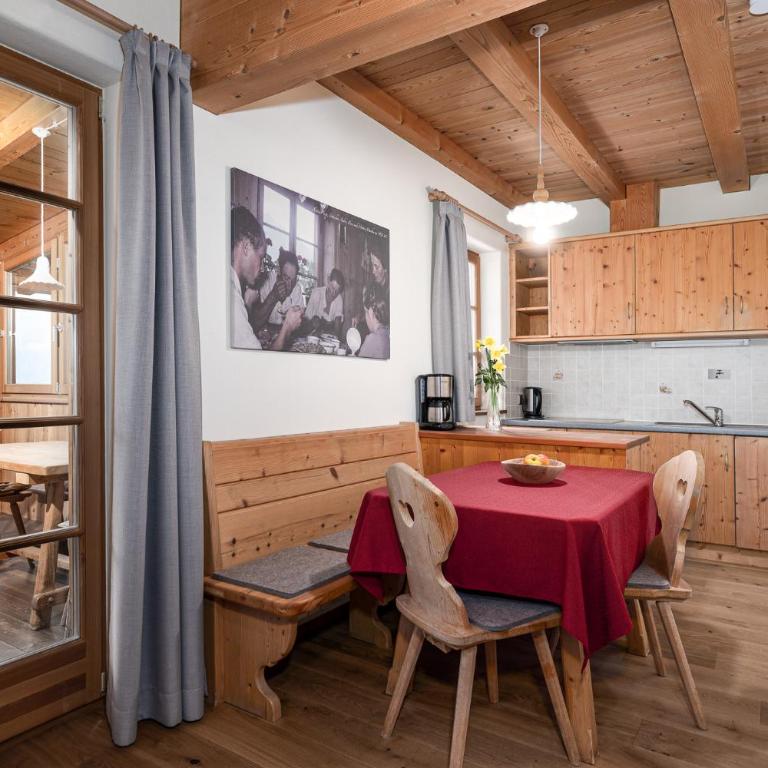 Froetscherhof, Urlaub auf dem Bio-Bauernhof in Brixen, Appartments, Sauna und BrixenCard - Two-Bedroom Apartment - 13