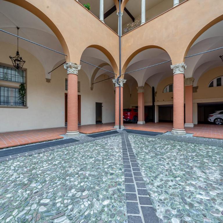 LUXURY FLAT and FREE PARKING - Two-Bedroom Apartment - 19