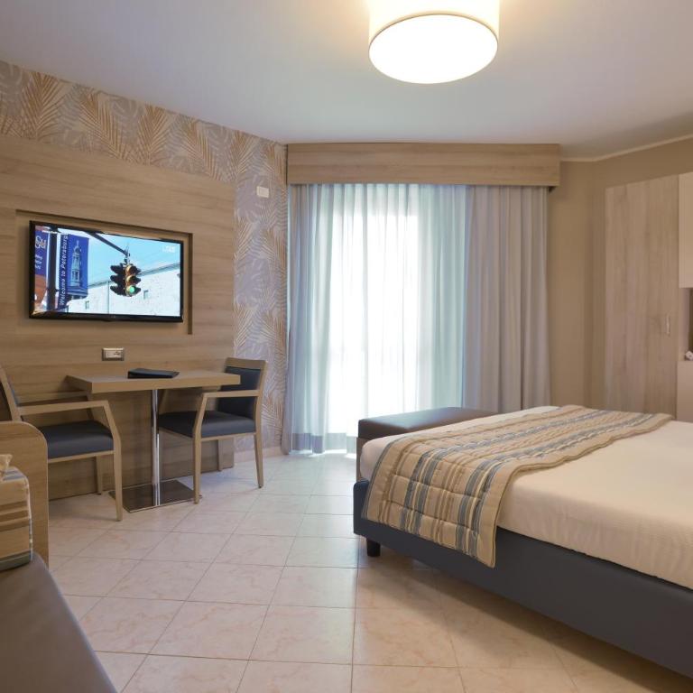 Alma di Alghero Hotel - Camera Quadrupla con Balcone - 9