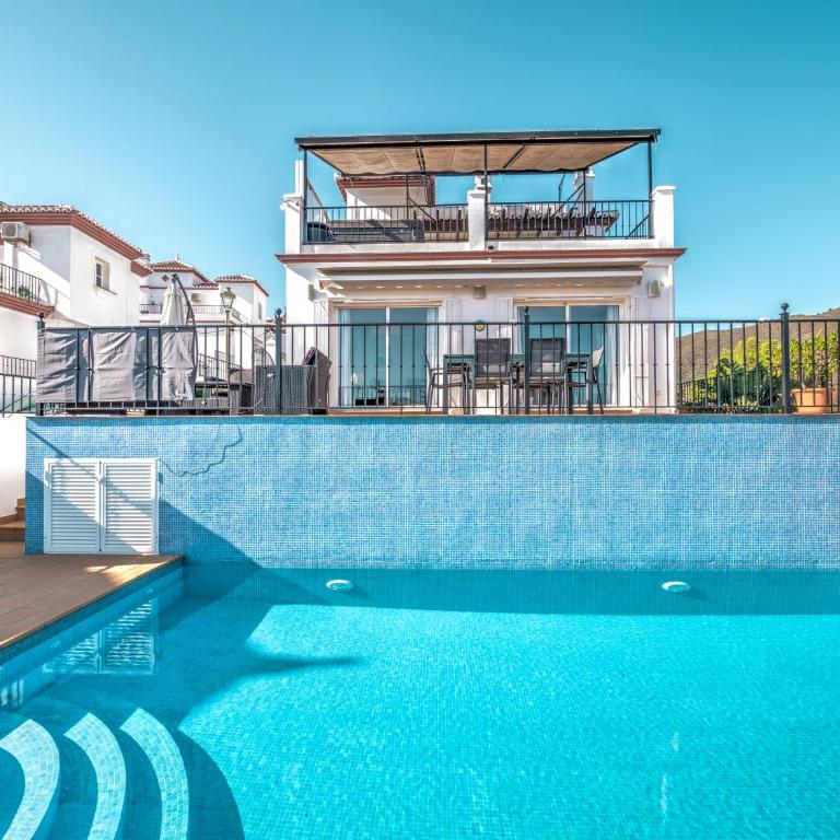 Beautiful villa with private heated pool in Nerja - Villa de 2 dormitorios - 19