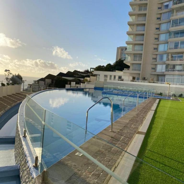 Departamento Playa y Piscinas - Three-Bedroom Apartment - 1