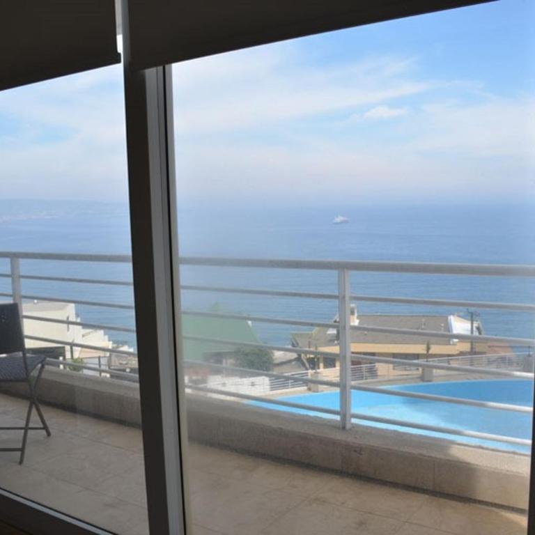 Departamento Playa y Piscinas - Three-Bedroom Apartment - 4