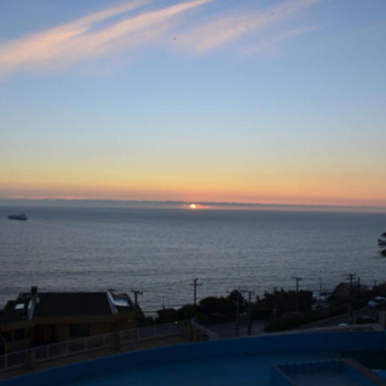 Departamento Playa y Piscinas - Three-Bedroom Apartment - 7