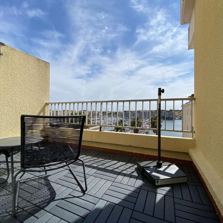 Vue panoramique sur le port - Appartement 3 pièces GN110-C44 - Appartement 2 Chambres avec Vue sur le Port - 8