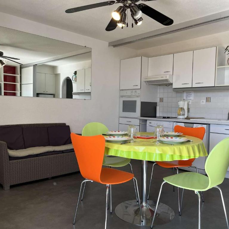 Front de plage du Grazel - Piscine et parking GN500-014 - Maison 3 Chambres - 2
