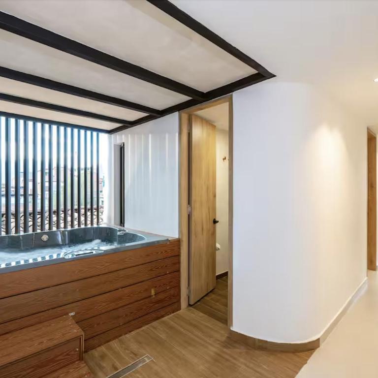 Luxury 5BR 6Bath Apartment with Jacuzzi in Manila - Apartamento - 13