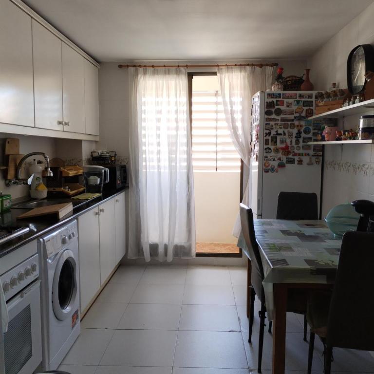 Rooms in Apartment - Large Double Room - 6