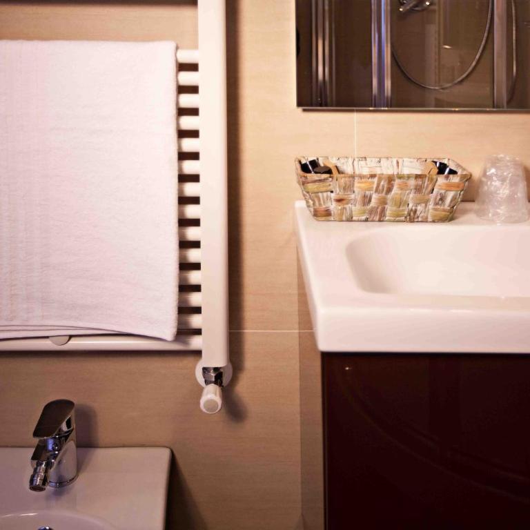 B&b Igea 50 - Camera Matrimoniale con Bagno Privato - 2