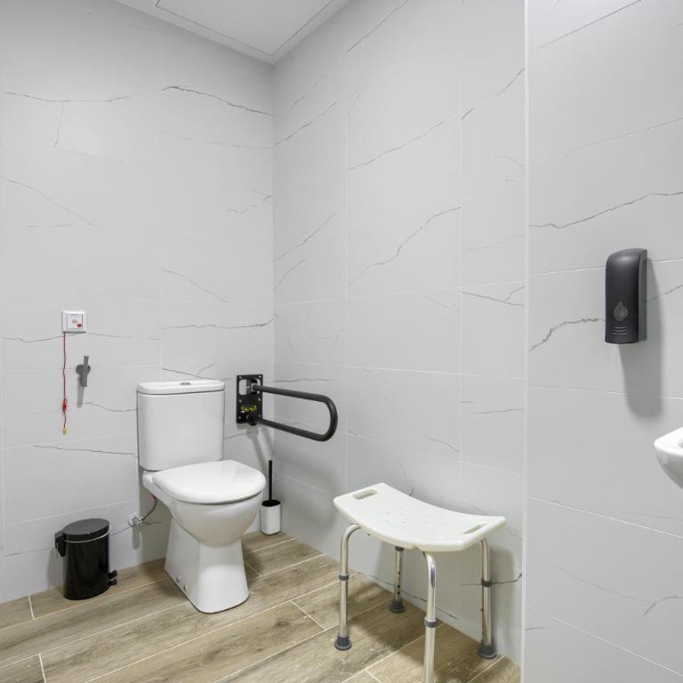 Dobo Madrid Numancia - Double Room - Disability Access - 9