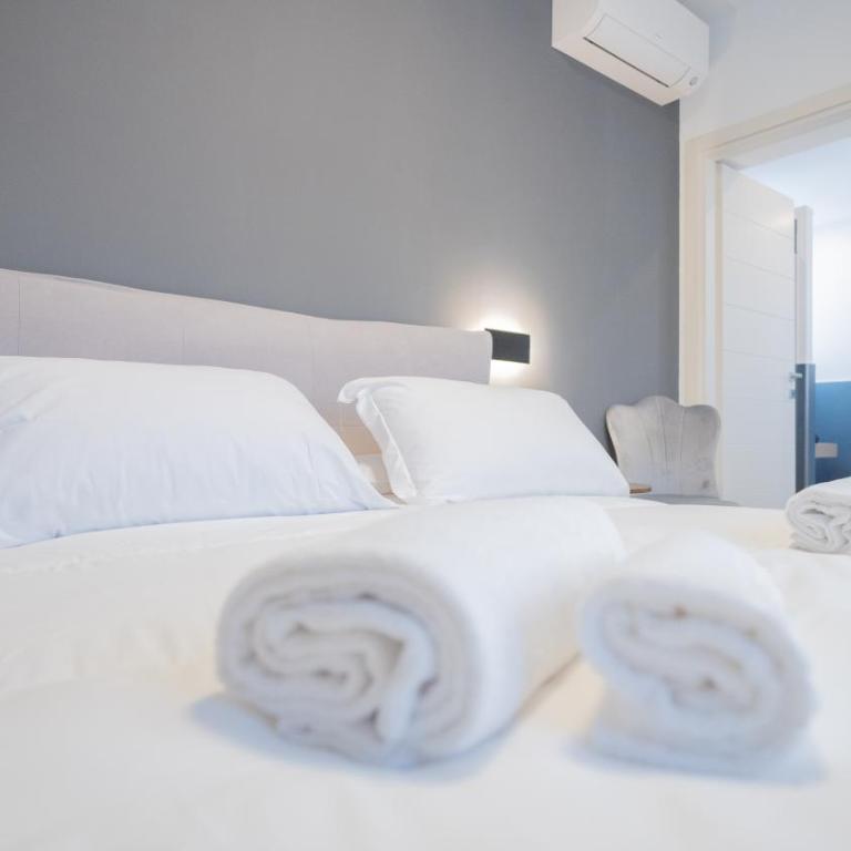 Modern Room - Camera Matrimoniale con Balcone - 29