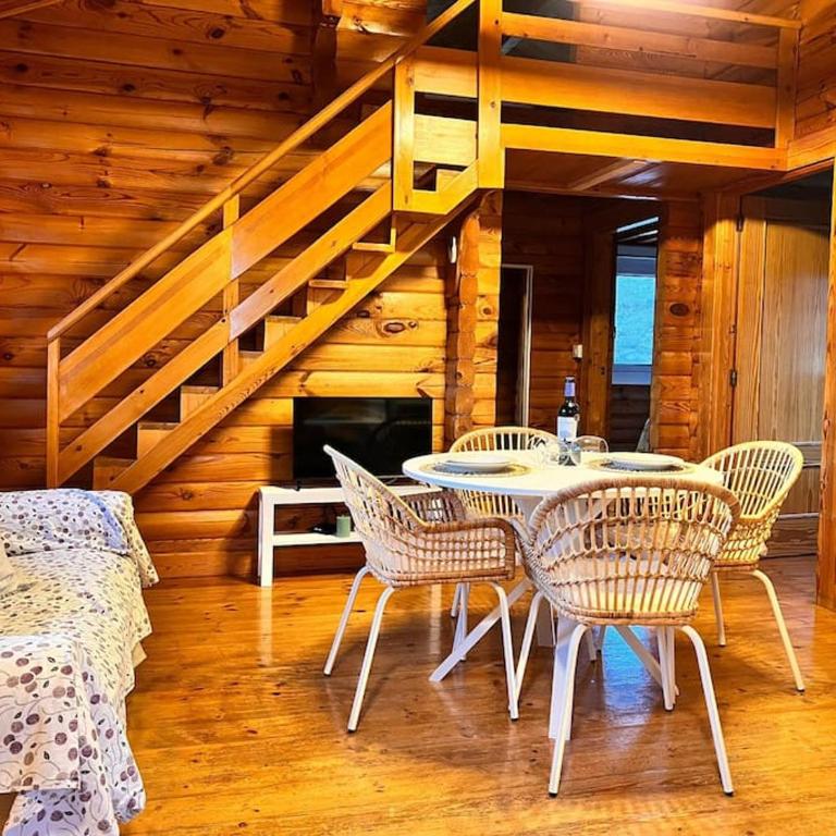La casica de madera con Jacuzzi exterior y barbacoa - Two-Bedroom House - 4